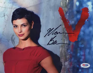 Morena Baccarin autograph