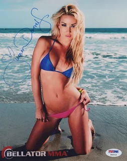 Summer Daniels autograph