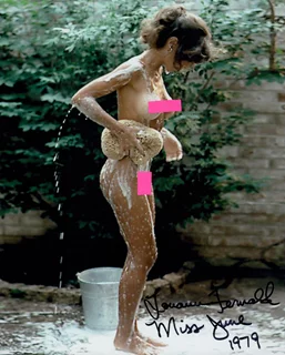 Louann Fernald autograph