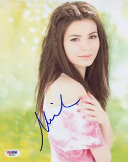 Miranda Cosgrove autograph