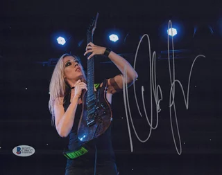 Nita Strauss autograph