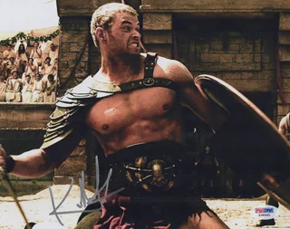 Kellan Lutz autograph