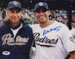 Roberto Martinez autograph