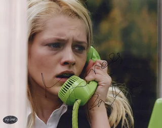 Teresa Palmer autograph