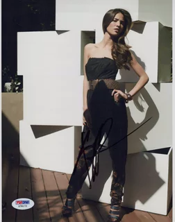 Kelsey Asbille autograph