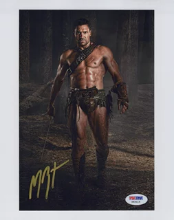 Manu Bennett autograph