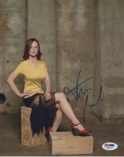 Thora Birch autograph