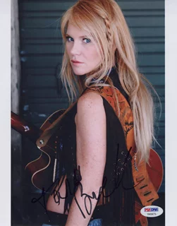 Tara  Buck autograph