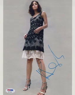 Rose Byrne autograph