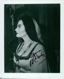 Yvonne DeCarlo autograph