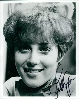Lesley Gore autograph