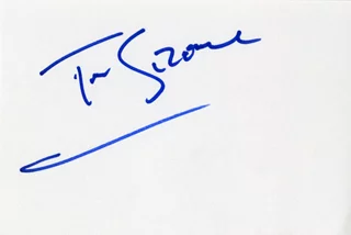 Tom Sizemore autograph