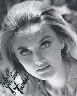 Barbara Bouchet autograph