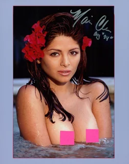 Maria Checa autograph