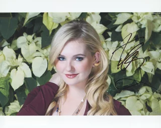 Abigail Breslin autograph