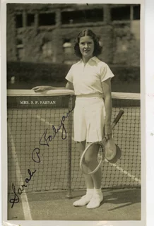 Sarah Palfrey autograph