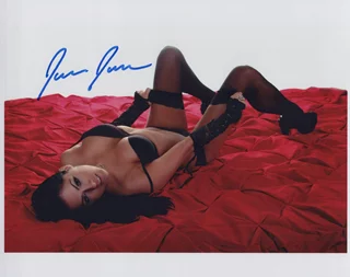 Jaelyn James autograph