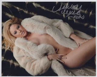 Ashley Alexiss autograph