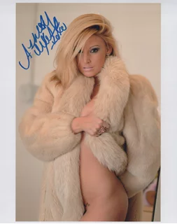 Ashley Alexiss autograph