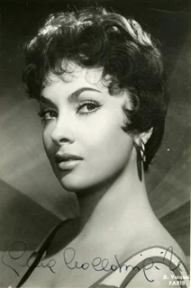 Gina Lollobrigida autograph