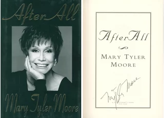 Mary Tyler Moore autograph