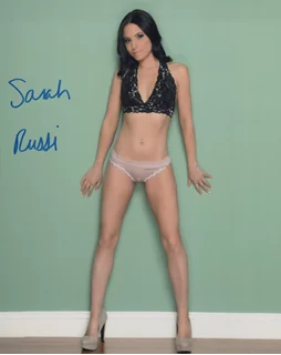 Sarah Russi autograph