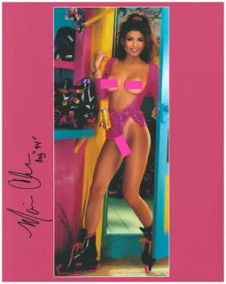 Maria Checa autograph