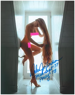 Debra Jo Fondren autograph