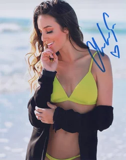 Chelsea Green autograph