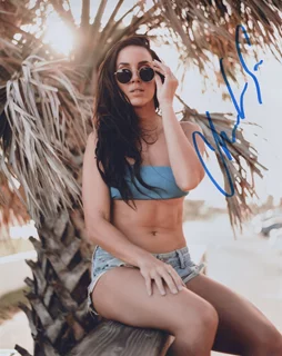Chelsea Green autograph