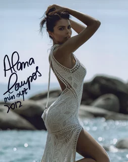 Alana Campos autograph