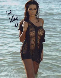 Holly Peers autograph