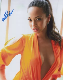 Nikita Esco autograph