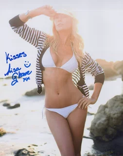 Lisa Gleave autograph