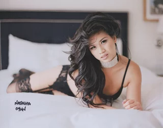 Natasha Cynn autograph