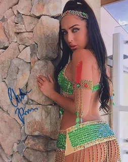 Chelsea Pereira autograph