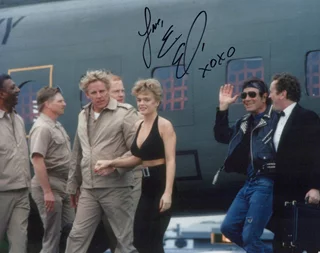 Erika Eleniak autograph