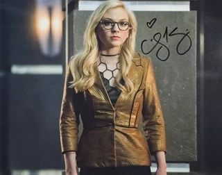 Emily Kinney autograph