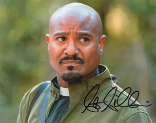 Seth Gilliam autograph