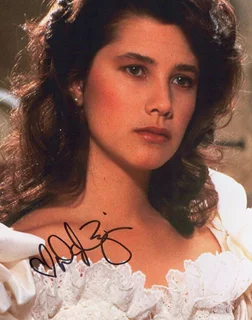 Daphne Zuniga autograph
