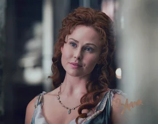 Anna Hutchison autograph