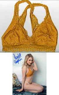 Scarlett Hampton autograph