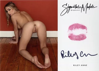 Riley Anne autograph