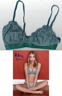 Riley Anne autograph