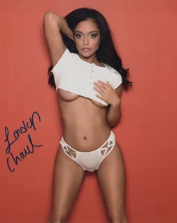 Londyn Chanel autograph