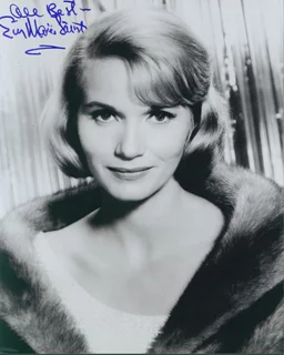 Eva Marie Saint autograph