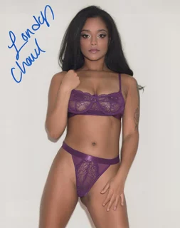 Londyn Chanel autograph