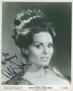 Daliah Lavi autograph