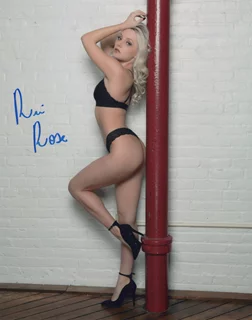 Ria Rose autograph