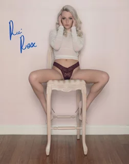 Ria Rose autograph